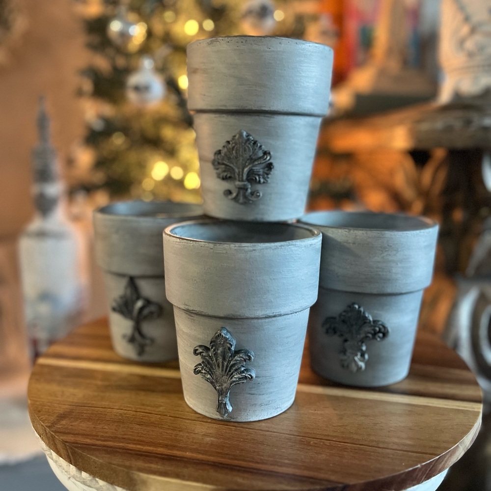 Gray Decorative Fleur-de-Lis Planters